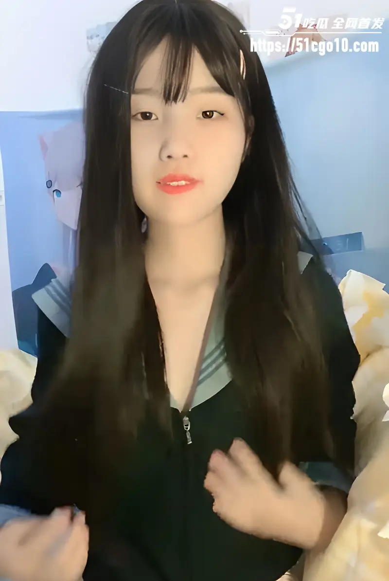 微胖大学生直播自慰 白嫩大奶肆意揉搓 玩弄嫩穴淫水横流 萝莉的气质根本顶不住 图1