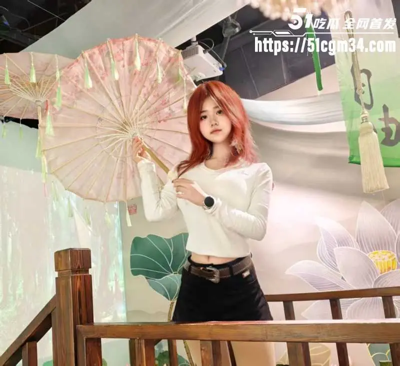 高颜美女 猫尝 门槛福利骚舞 性感身躯肆意摆弄 看的人鼻血横流! 图3