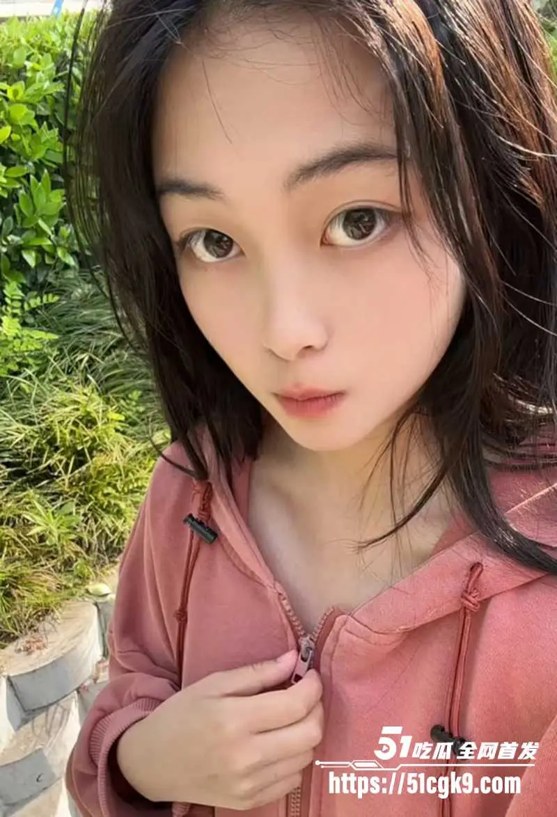 极品美少女 梦瑶 真空户外直播流出!甜美笑容性感肉体 淫媚与清纯的完美结合 全裸露奶露穴行走街头 超大胆! 图2