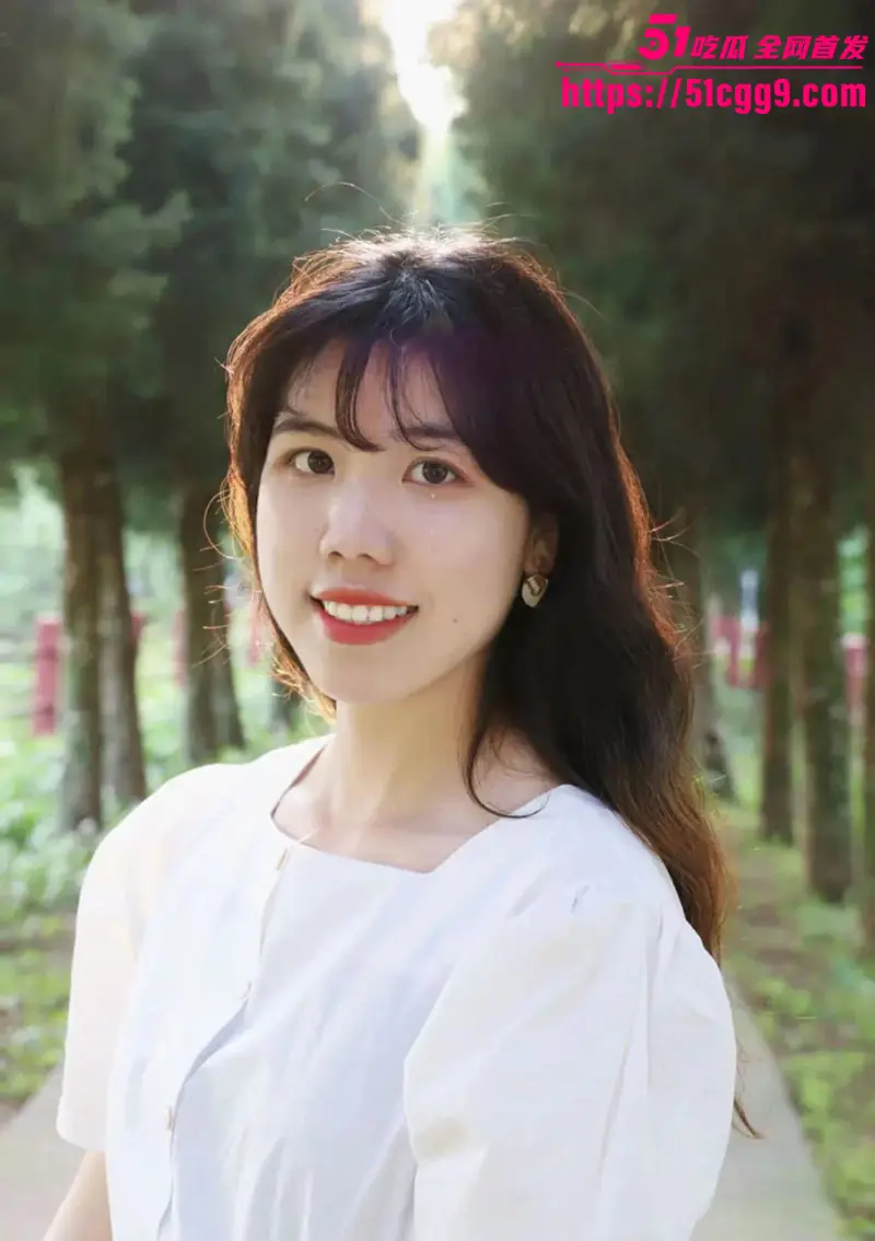 华中科技大学反差婊 刘婷婷 性爱视频流出 小骚货床上淫荡爆表 主动骑乘狂扭被男友无套爆操! 图1