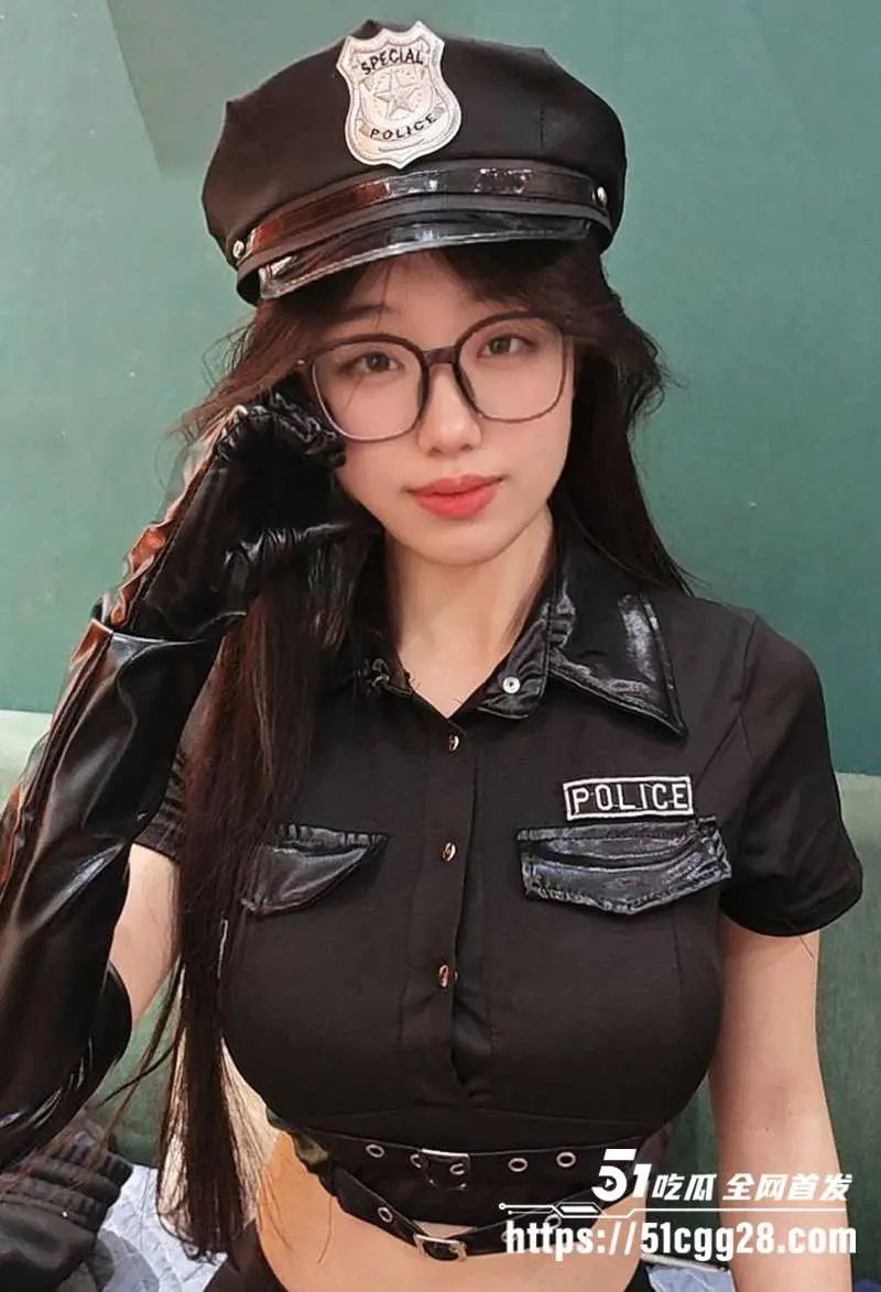 极品网红 小宅源 私定合集流出 顶级炮架硬核撩拨 白嫩豪乳配蝶翅嫩穴 可盐可甜上演极致反差! 图2