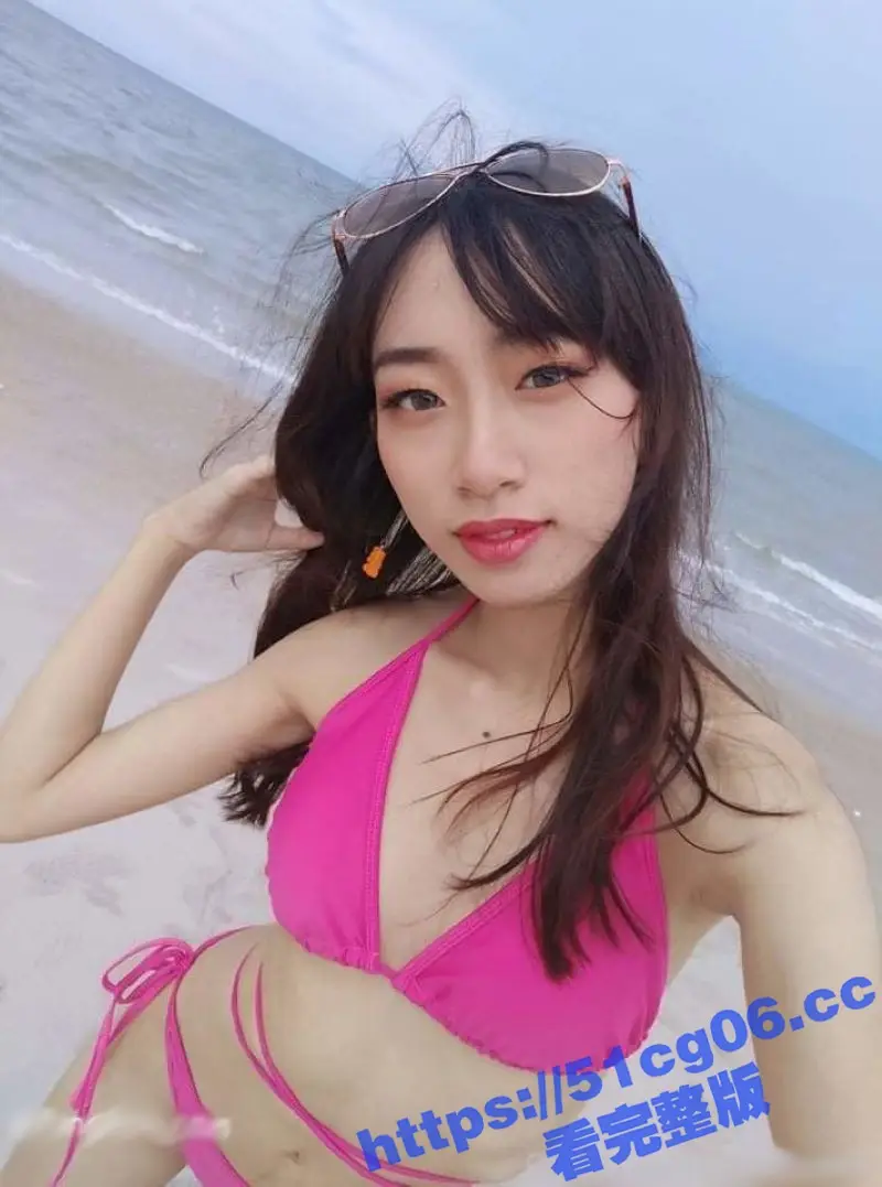 极品清纯眼镜妹自拍 翘臀女神御姐范儿十足 镜头记录嫩妹淫荡全过程! 图2