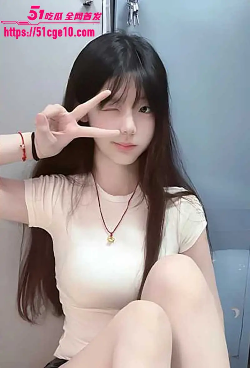 海角博主 喜欢表姐的男人 酒后强上巨乳妹妹 抽插几下就瘫软淫叫 后入骑乘反向榨精 图2