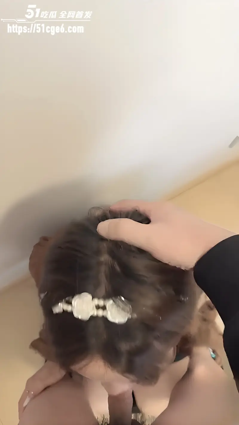海角大神奶子即正义 约操极品粉嫩小表妹 香软的精致小蛋糕 必须狠狠内射灌满! 图3