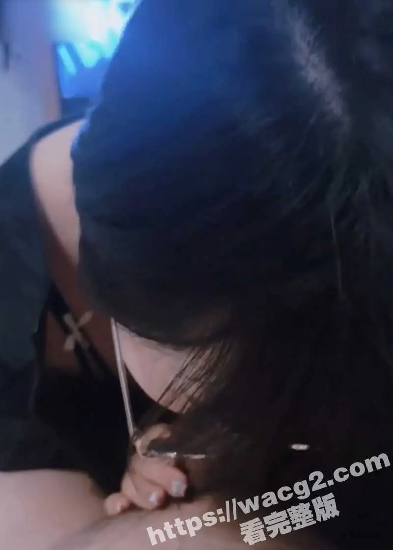 姐弟乱伦 亲姐穿旗袍配黑丝袜化身国民姐姐上演无限诱惑 好弟弟无套猛烈后入作为回应！ 图6