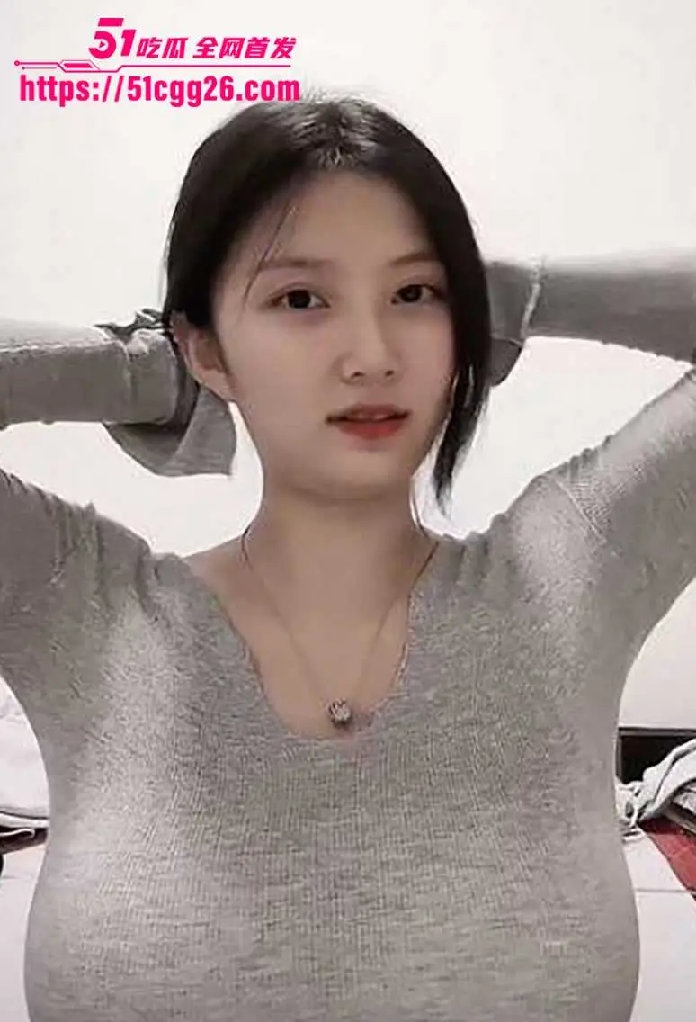 巨乳网红 hepei 私定福利 顶级胸器人妻感十足 乳交夹屌尺度全开 骑乘自慰揉奶迷晕众人! 图3