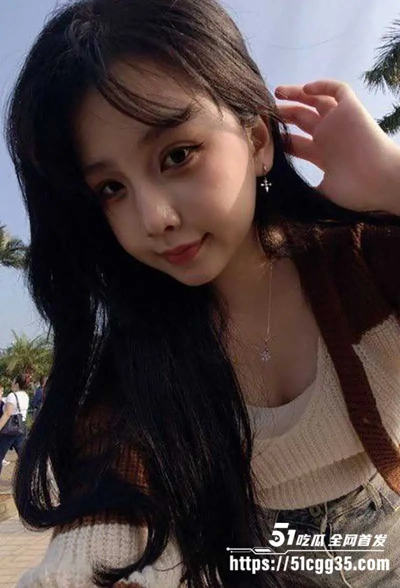 香港大奶学生妹 紫晴 情侣私拍泄密 嫩到滴水的反差小妖精 被渣男调教成极品母狗 露脸舔屌蹶肥臀挨操！ 图5