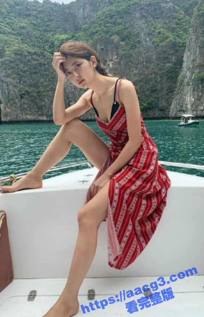 美人痣反差母狗销售员 为钱献身金主 湿滑灵活舌头包裹肉棒 口技堪称一流 图1