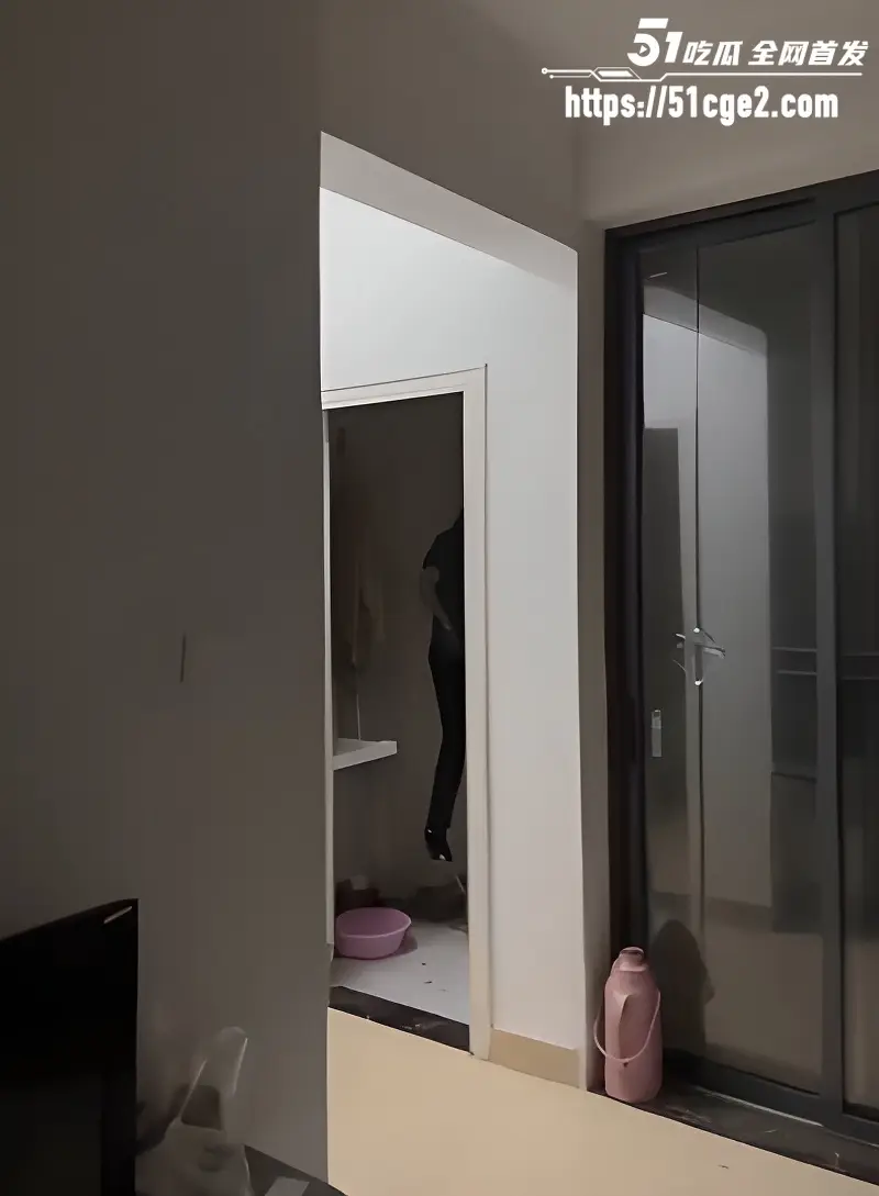 湛江男子 欠网贷10多万出租屋上吊 尸体半个月后发臭流油才被发现! 图2