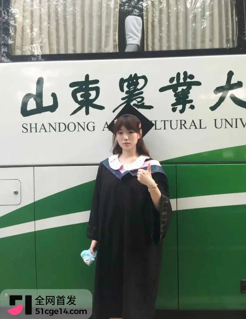 河南师范大学研究生 张萍 约炮成瘾背叛金主男友 3p做爱视频被公开校园群! 图2