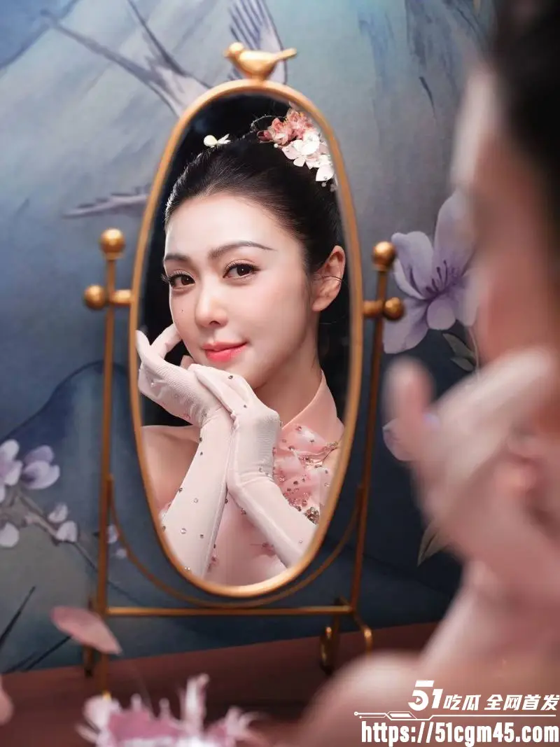 视频里的眼神太骚了 薛凯琪《热烈欢迎》不老神颜在线 媚骨媚态反差拉满 图10
