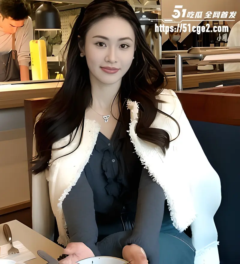 和老板娘出差看到她穿浴袍 真的忍不住 操自己老板娘是种什么体验 图2