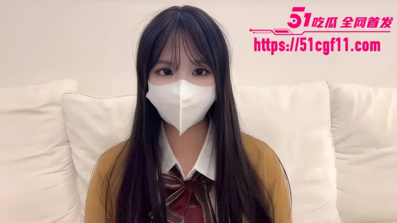 51原创野猫小怪兽 小妹妹主动应聘性爱岗位 穿开裆丝袜到岗直接体验！ 图1