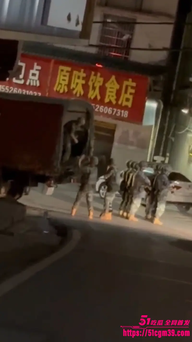 湖南邵阳塘渡口 绑匪绑炸弹抢银行 现场枪响3人死亡 谈判专家穿防弹衣硬刚！ 图5