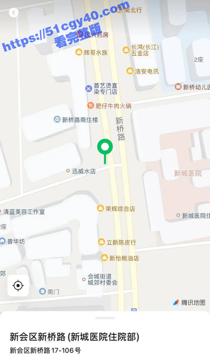 广东江门新会区 午夜惊魂时刻 男子持刀伤人后用头盔猛砸 被打男子满脸是血 现场完整版视频流出! 图1