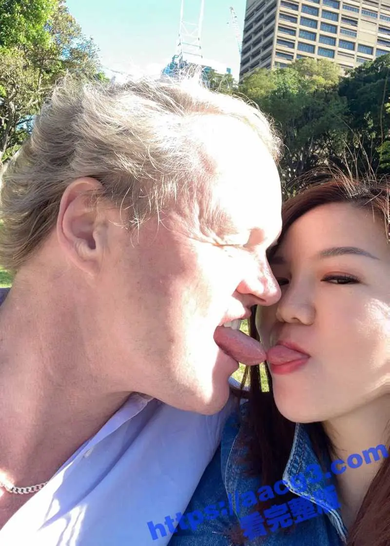 最淫乱骚货曝光 自爆多次出轨 与前夫炮友还有洋男人轮番交合 大尺度私拍流出 图7
