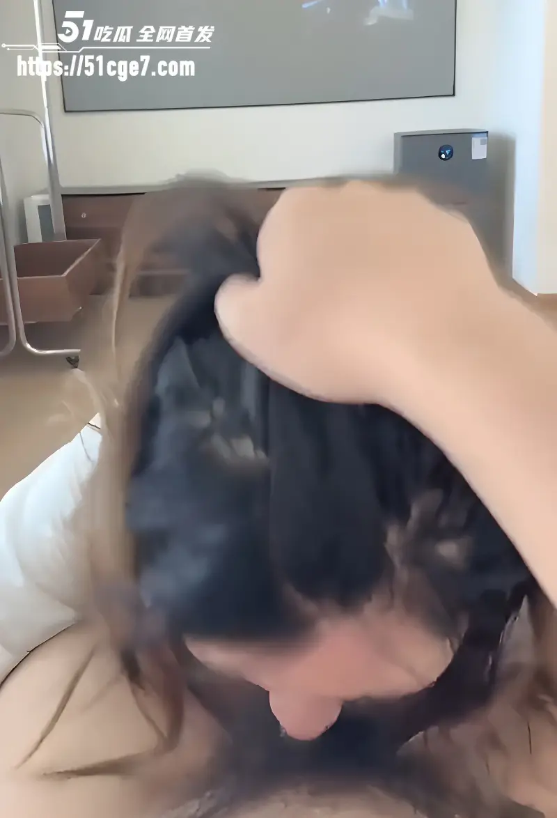 大神 奶子即正义 调教花季小妹妹 掌掴凌辱蒙眼深喉 乳交奶炮舒爽至极 图6