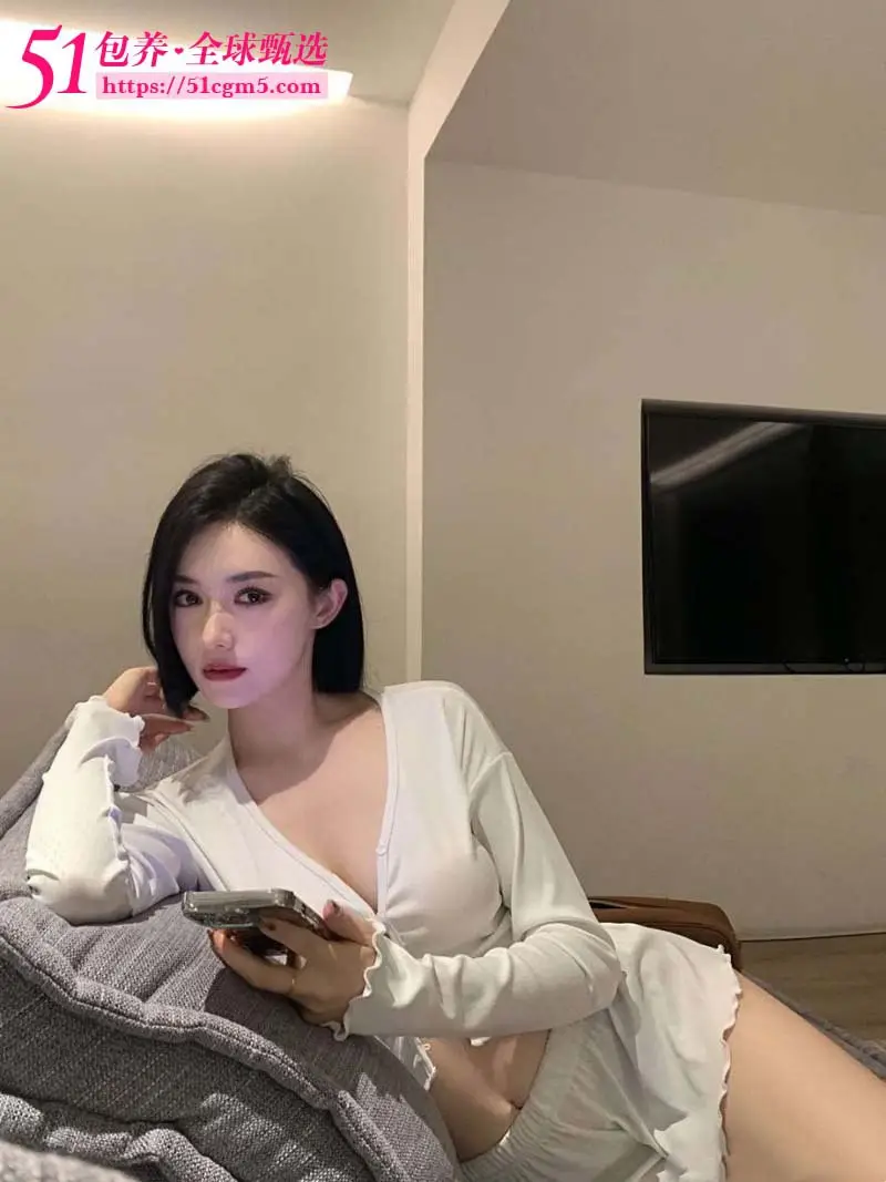 51包养 高端外围 | W1HZ32803 杭州绝美女神美妆达人 女友感十足 肤白貌美 带给你不一样的感觉 假一罚十 图3