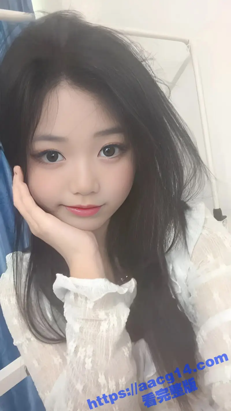 山东济南王柳青 清纯嫩妹 为了钱被死胖子包养 每天在家各种玩弄 诱人情趣跪地口交激情爆操 图2