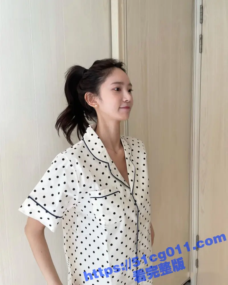 露脸才是王道!明星气质推特极品拜金女神 小村花 大尺度私拍合集 蜂腰蜜桃臀女神被金主各种爆操! 图10