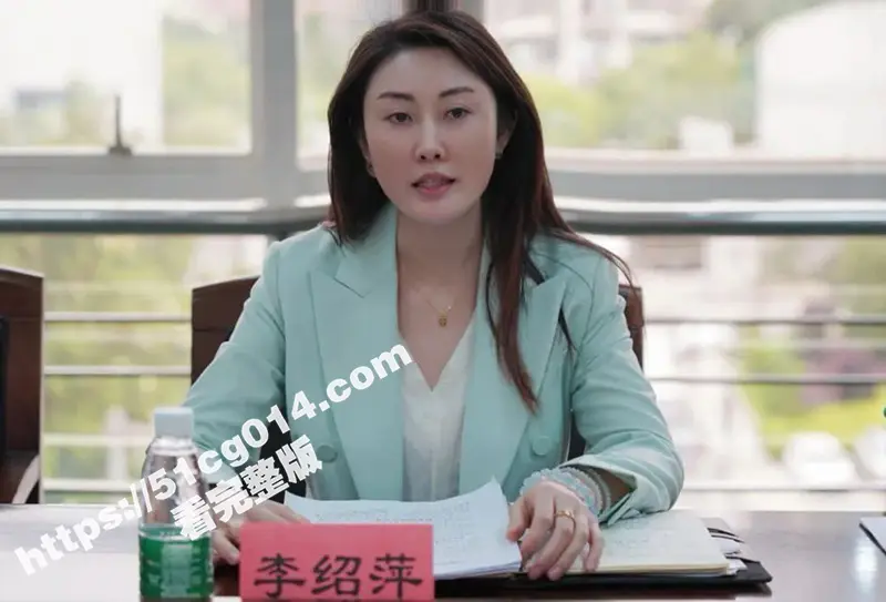 官场炸裂大瓜!⻓沙⼥局⻓李绍萍后续:乱伦、师生恋、酒后乱性、权⾊交易、炸裂孕照勾引外甥 震碎三观! 图2