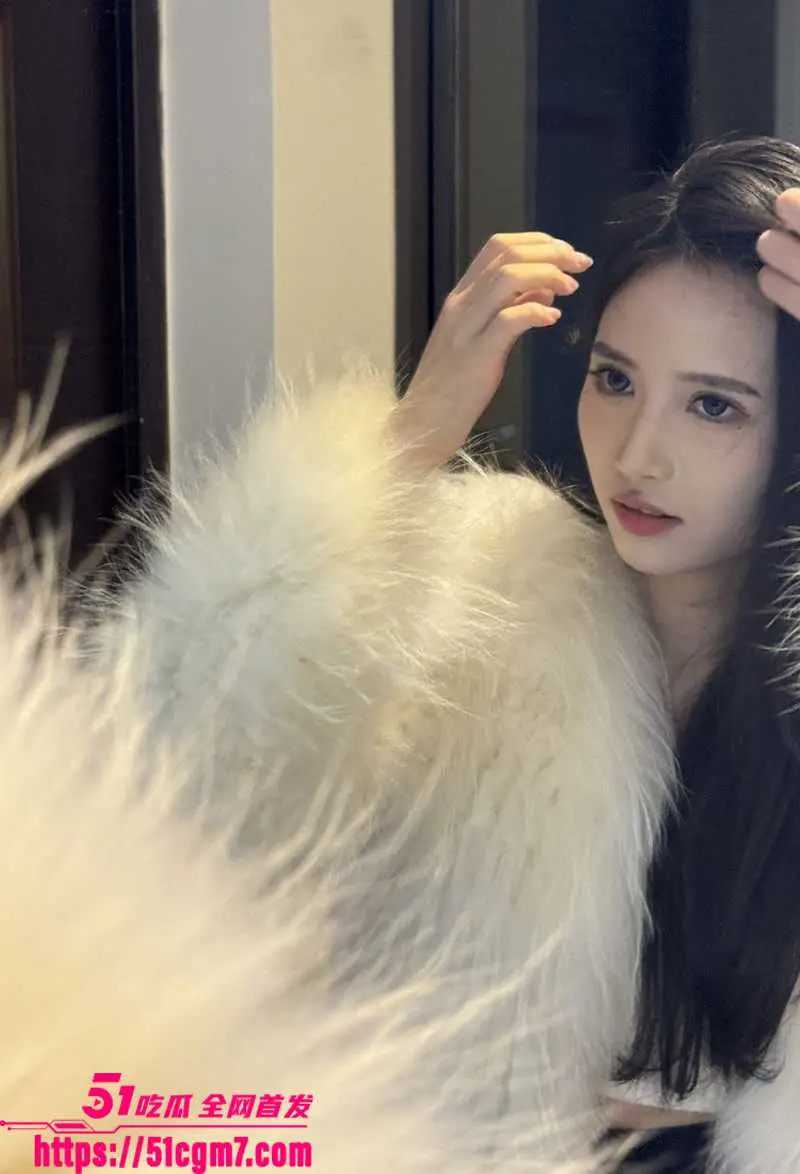 超美网红 李思悦 啪啪福利 清纯甜妹秒变露脸精盆 翘臀高撅被无套狂插 扶屌挨操叫出哭腔！ 图3