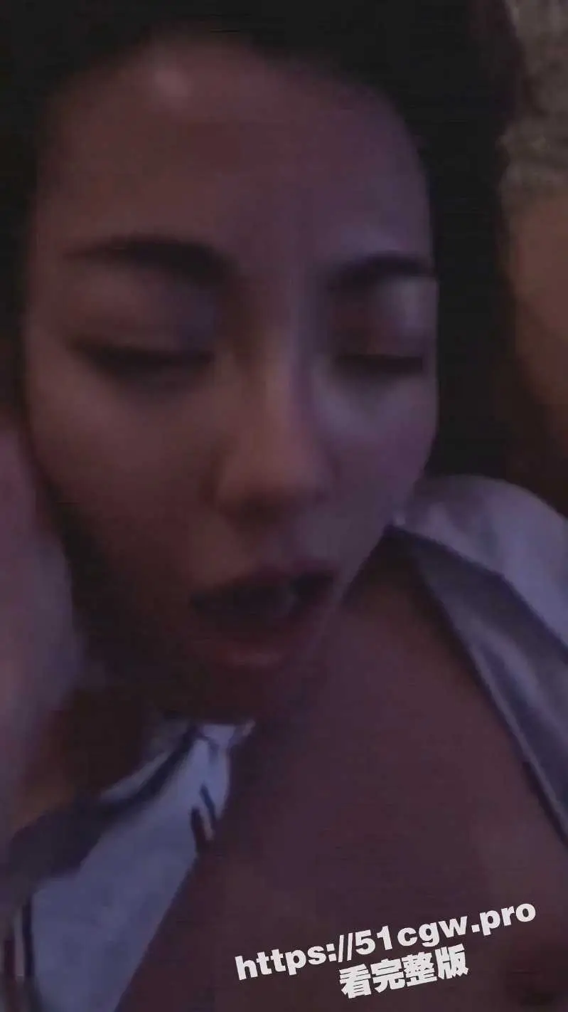四川传媒学院播音系学生 张清 你的女神别人的母狗！这颜值口交太有成就感！特别是颜射！ 图1