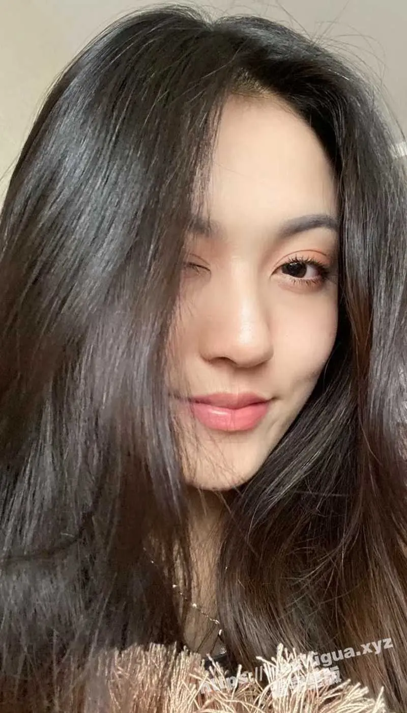 上海戏剧学院 极品舞蹈生 王倩倩 与男友啪啪自拍被曝光！这臀！这裤子！这衣服！极品到顶！ 图1