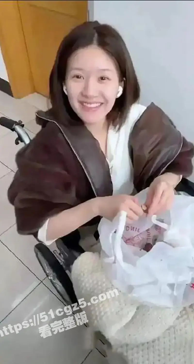 赵露思疑似虐恋抖M 赵露思自曝受虐成瘾 经常被金主殴打调教 已抑郁！已玩坏！赵露思SM视频流出 图14