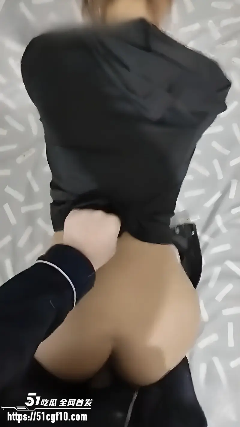 海角大神我的离婚姐姐 老姐交男友后不让我碰 半诱导半强制下上了她! 图5