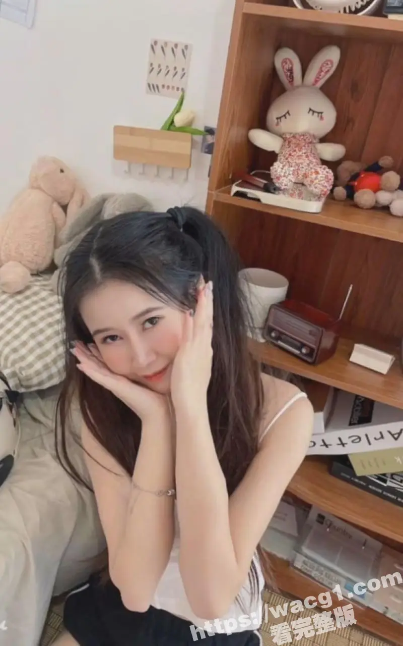 穷人的女神富人的母狗 广州顶级外围绿茶婊张雨晴各种情趣制服伺候金主 在有钱人面前就是肉便器 图1
