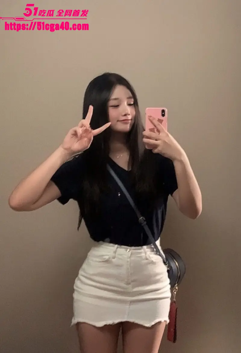 韩国Ins高颜值女模 yunseo 大尺度定制私拍 假屌捣穴次次暴击 画面香艳娇喘无比诱人! 图2