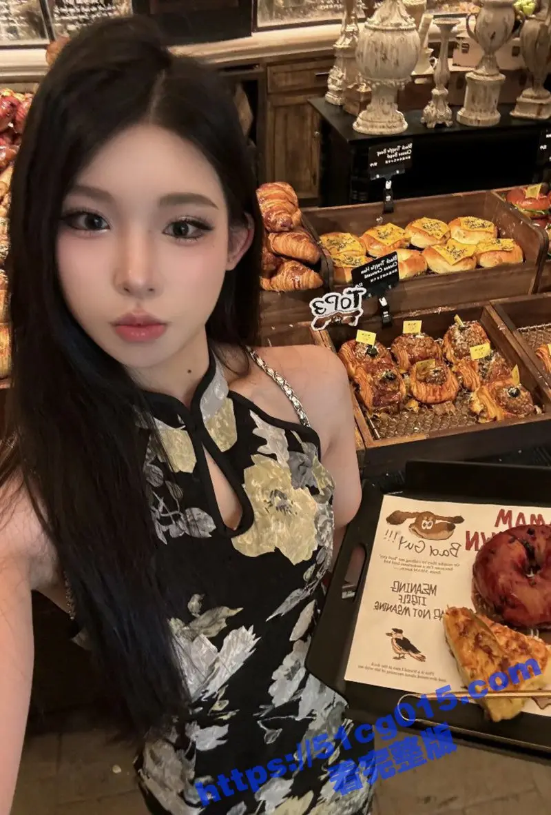 曝光前女友 沈阳好利来服务员 季雅 分手后无缝衔接勾搭上店长 长腿尤物被后入狂肏! 图4
