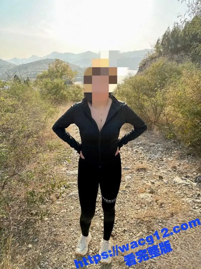 与穿瑜伽服的妹妹野外大战300回合 顶级翘臀又大又软!穿瑜伽服的妹妹也是别有风味啊 ! 图1