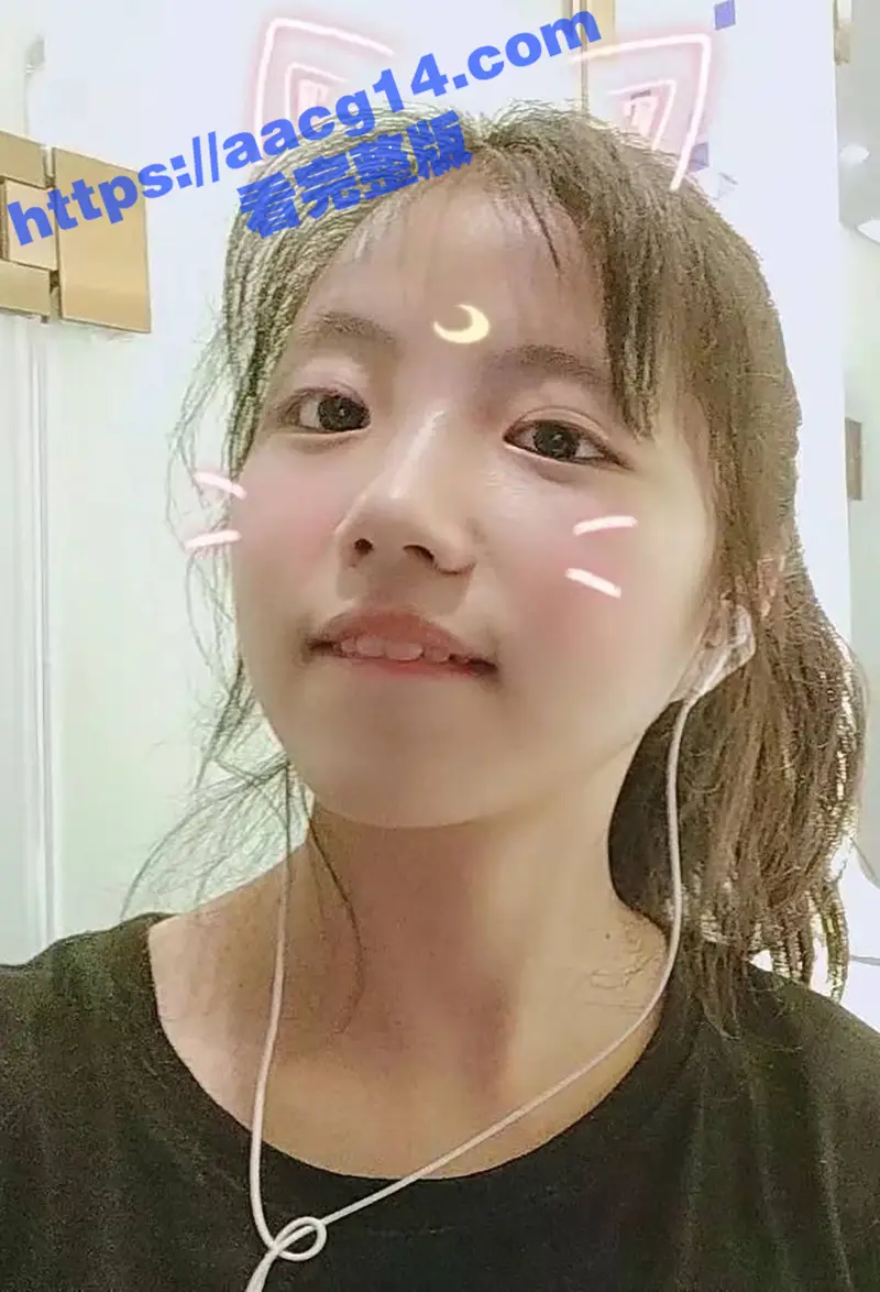 校园纯欲少女竟是欲女反差婊 湖北信息学院大学生 何友娟 与炮友约炮 主动口交与骑乘 疯狂榨精 图2