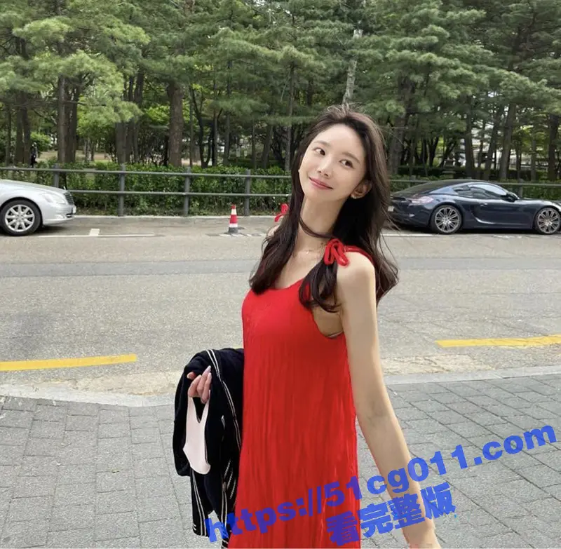露脸才是王道!明星气质推特极品拜金女神 小村花 大尺度私拍合集 蜂腰蜜桃臀女神被金主各种爆操! 图3