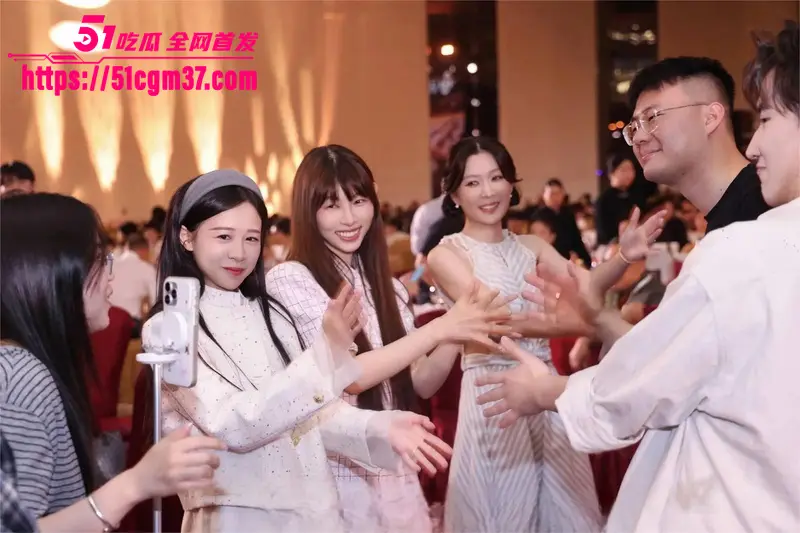 毛巾家族 洁丽雅 上演豪门乱伦盛宴 父子变连襟 婆媳变姐妹 关系错综复杂令人震惊 图21