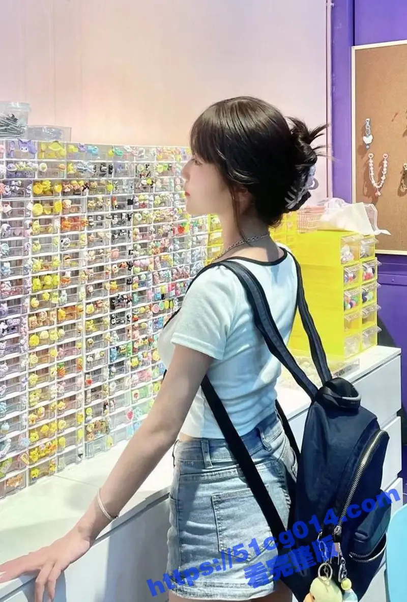广西甜美女大学生 刘嘉佳 性欲太强 绿帽男友让她给室友破处 操完又说还有几个朋友想操她! 图3