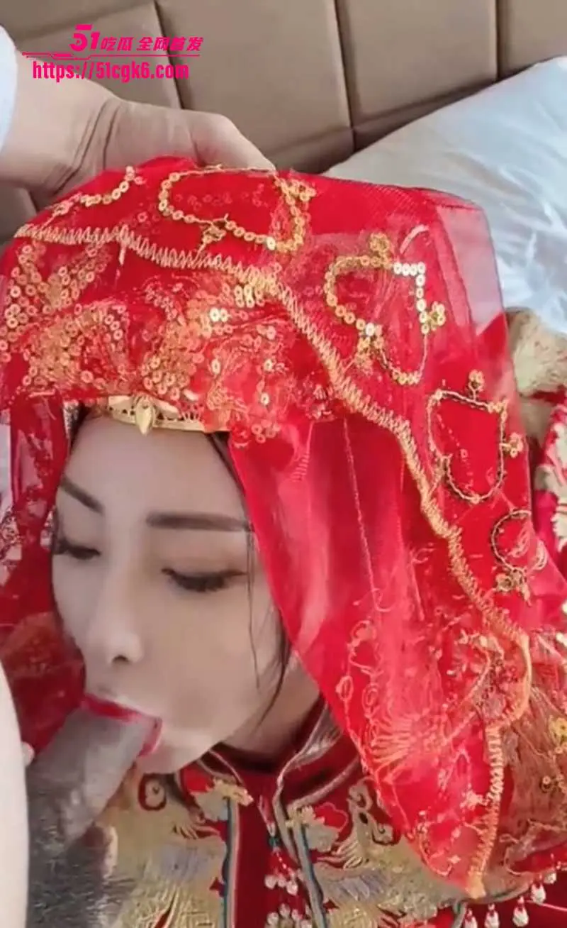 长腿女神模特 半糖兔兔 新娘禾服做爱视频 淫荡口交眼色拉丝 无套后入淫叫连连! 图3