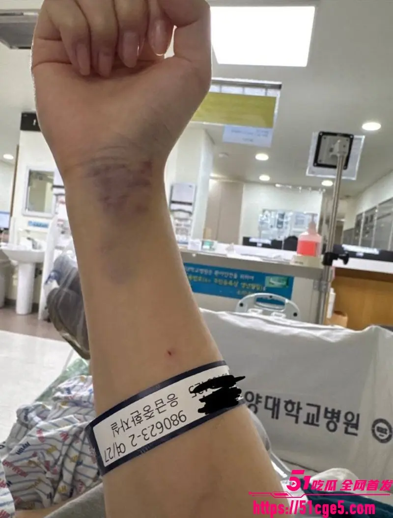 韩国ATEEZ成员 尹浩 被前女友长文控诉 ICU病床挣扎你却舞台闪耀 十年恋情惨淡收场 图7