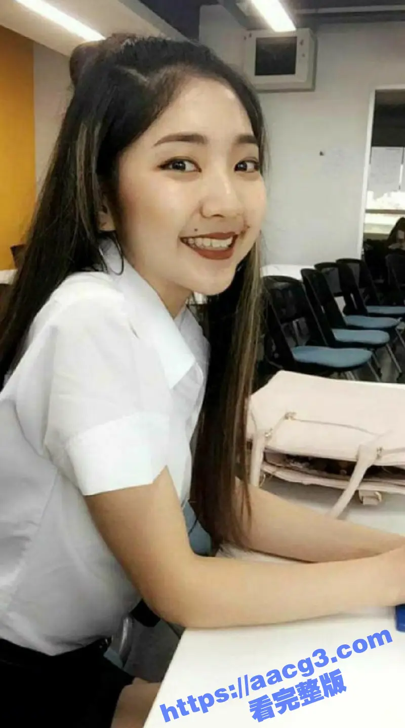 美人痣反差母狗销售员 为钱献身金主 湿滑灵活舌头包裹肉棒 口技堪称一流 图2