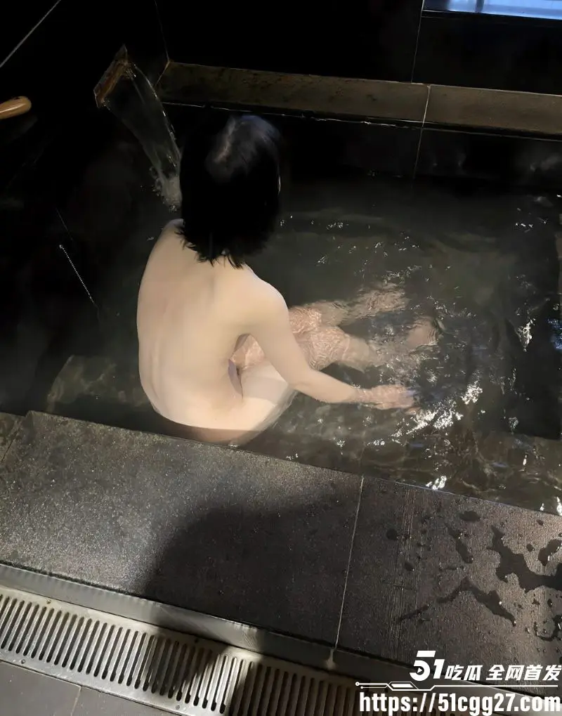 高颜值学生妹 陈思晴 出轨视频流出 酒店多人混战爽翻天 边口交边被后入爆操 浪荡母狗风骚无比! 图6