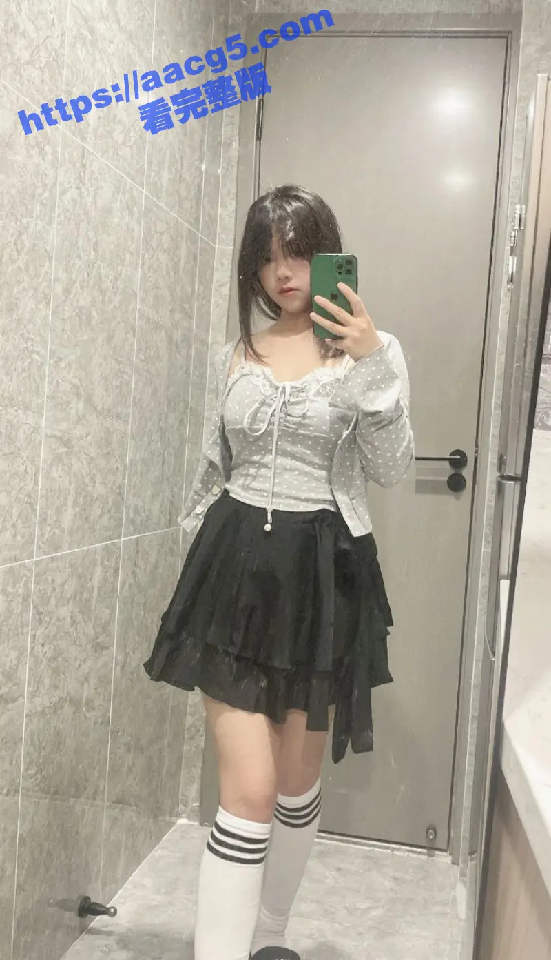 高颜值清纯嫩妹 大力猛烈抠穴自慰 阴毛乌黑浓密性瘾强悍 淫水荡漾娇喘不断! 图1