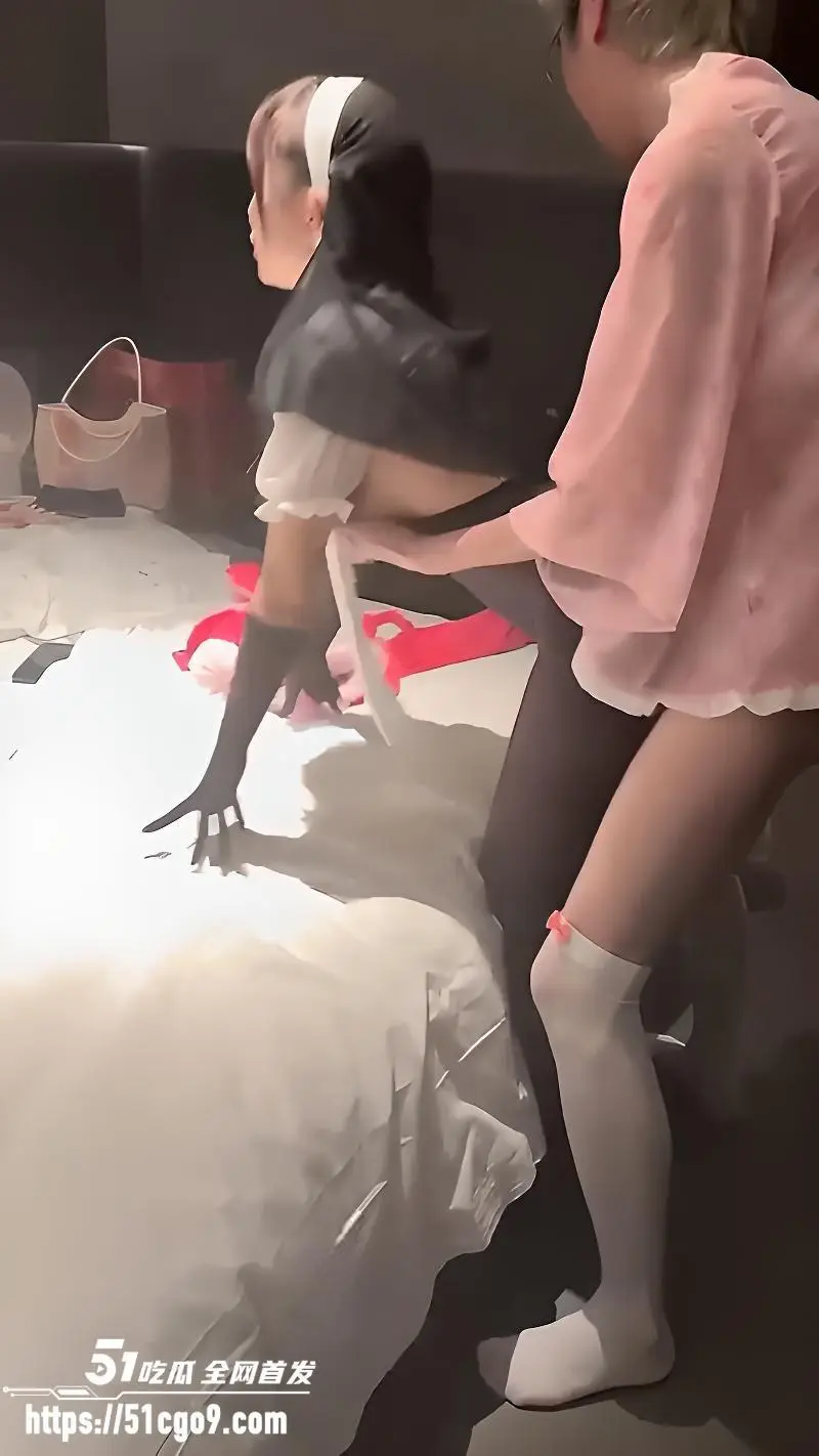 萝莉网黄 三岁小宝宝 性爱佳作 身穿黑丝与男娘3P暴力抽插 共享蜜穴爽到灵魂出窍! 图7