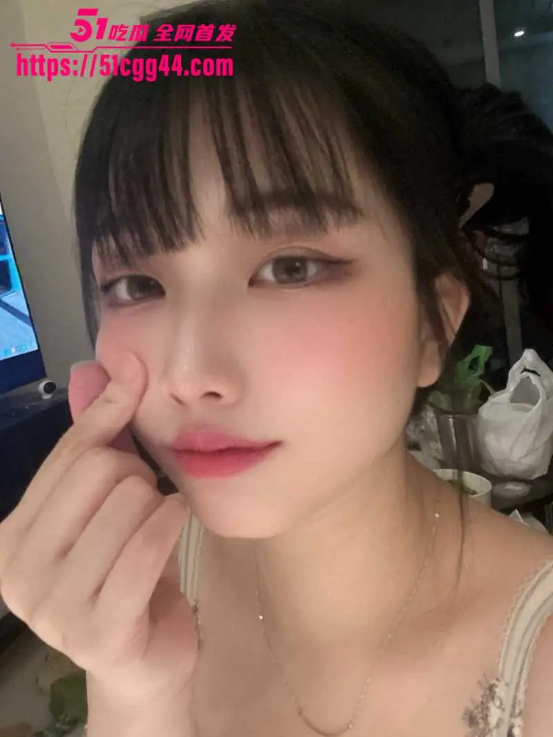 台湾高颜值反差婊 林璟彤 不雅视频曝光 清纯外表下变身骚御女多姿势狂干到眼神迷离 图2