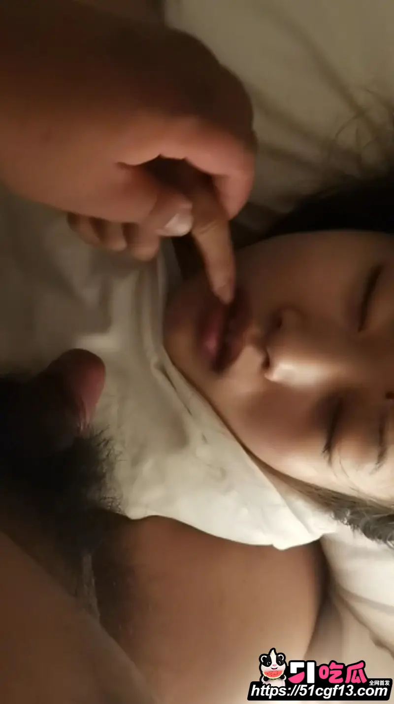 爆火MJ大神 胖哥迷玩 邂逅音乐学院舞蹈生 孙小妹 脸屌同框画面极度反差! 图1