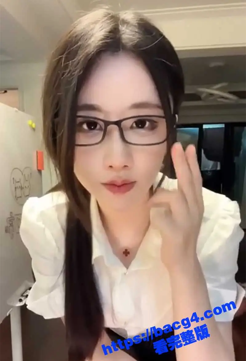 美女网红 轩子巨2兔 化身性爱导师 私密课堂在线直播 教你玩转女人每个敏感点 解锁后庭秘密花园 图8