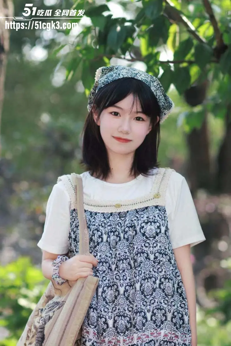 湖北宜昌公务员少妇 曾雪娇 性瘾超强M属性爆棚 婚内偷情被炮友狗链拴脖后入暴操! 图1