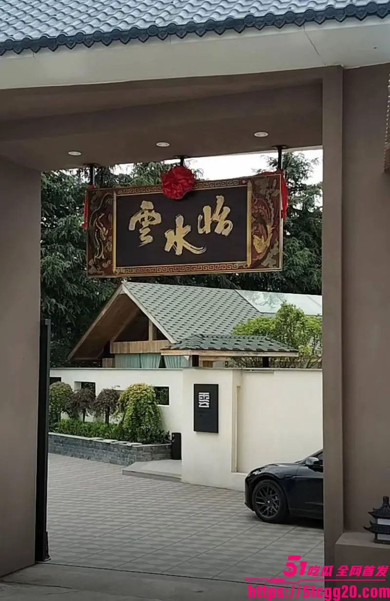 云南玉溪农业局副局长 张颖 婚内偷腥被妻子实名举报!与红塔银行陈捷妤酒店激战捉奸在床 引爆官场地震! 图13