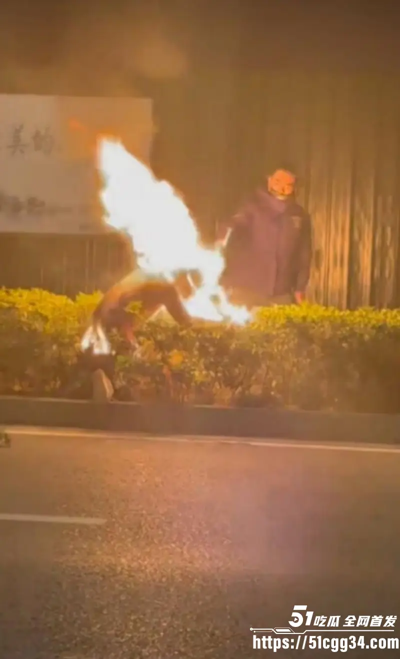 江苏扬州双塘路纵火杀人案 丈夫发现妻子出轨 当场化身国服火男 手持喷壶怒杀奸夫! 图3